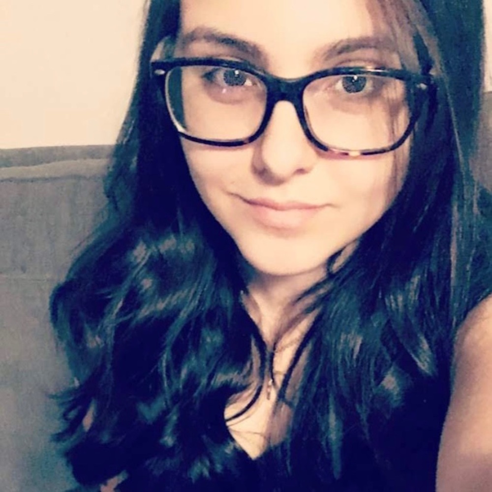 Meet your Posher, Cynthia